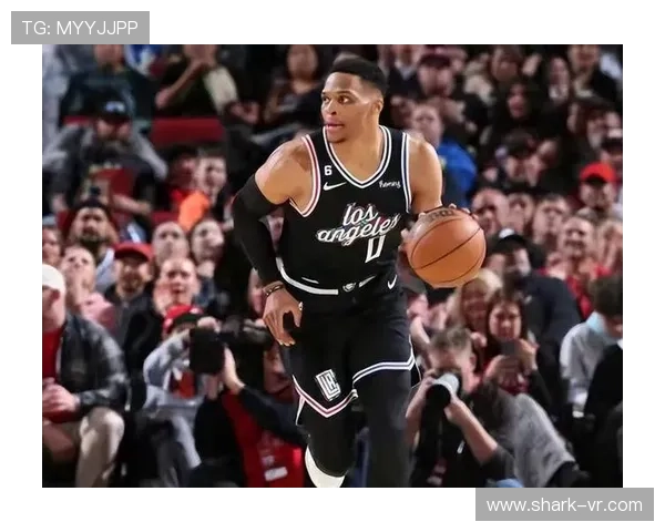 波蒂斯无球跑位提升威少挡拆效率拉开进攻空间